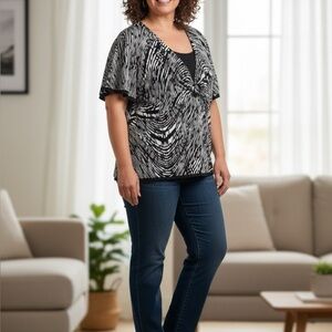 JM collection 3X women's Black and White Patterned Top/ blouse